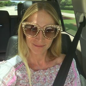 Meet your Posher, Caitrin